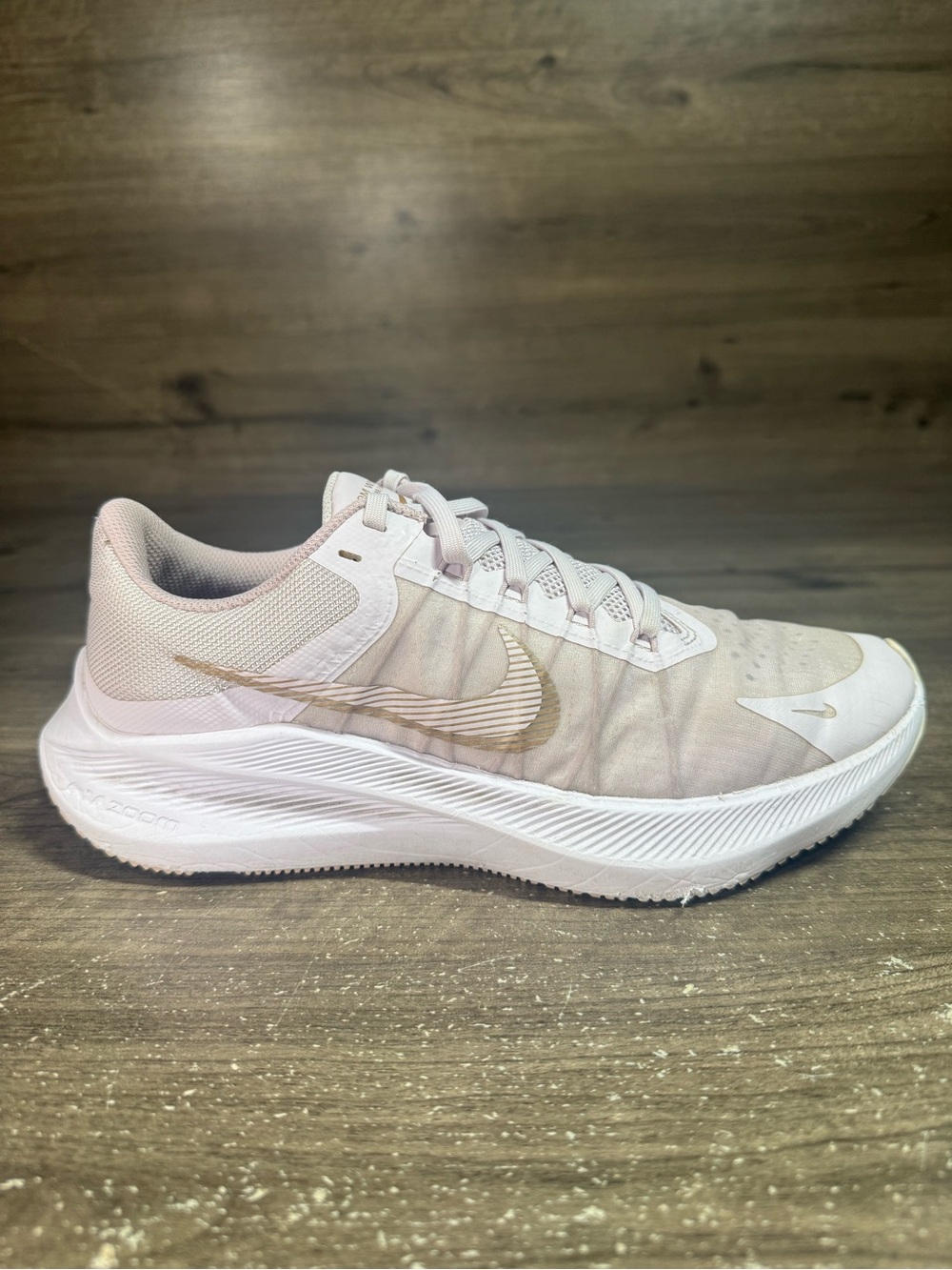 Nike Zoom Winflo 8 Womens Size 10 Light Violet Champagne CW3421-500 Running Shoe